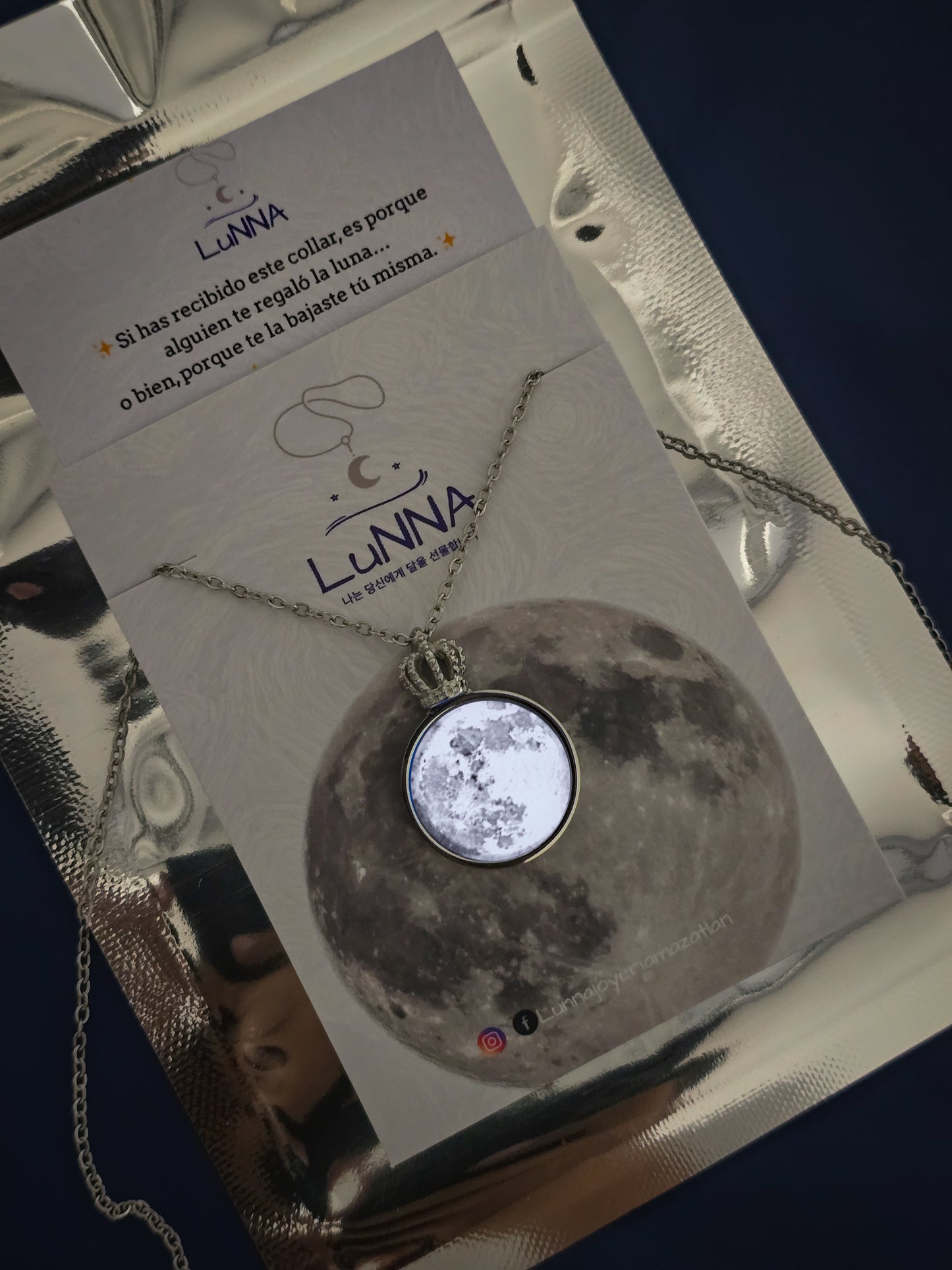 Collar Corona de luna 20mm ~ 👑🌕 Brilla en la oscuridad.