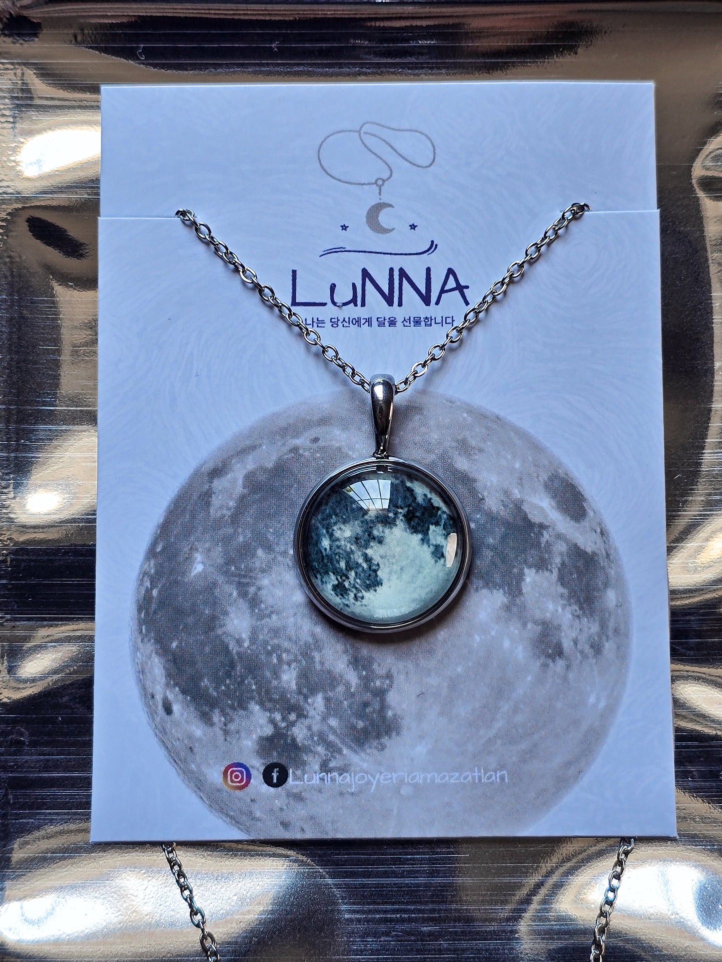 Collar de luna Brillo Azul ~