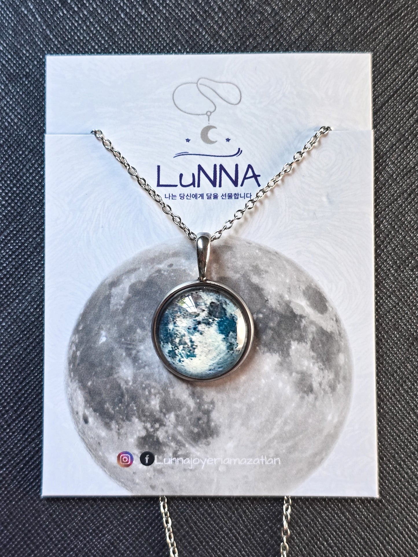 Collar de luna Brillo Azul ~