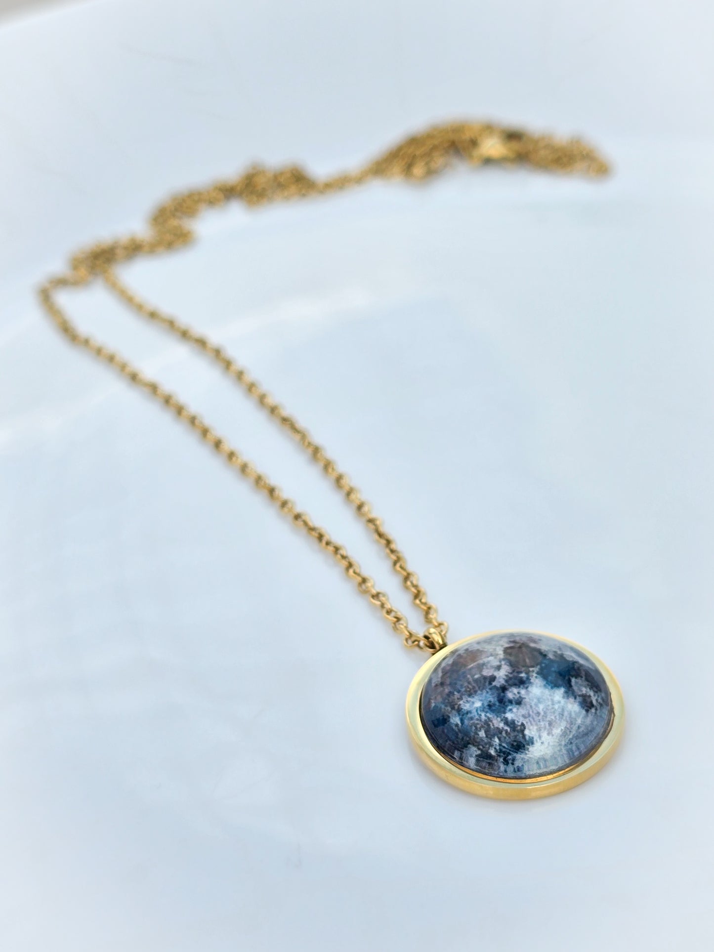Collar de Luna - laminado en ORO 14k - Brilla En la Oscuridad Lunna