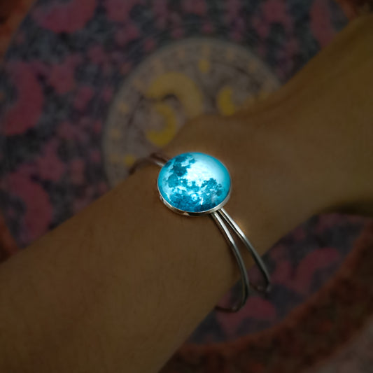 Collar Y Brazalete  Luna De Plata/ Brilla En Oscuridad!