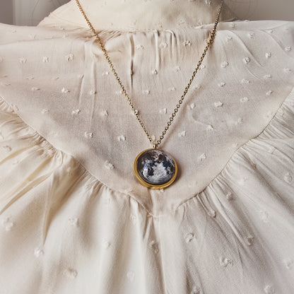 Collar de Luna - laminado en ORO 14k - Doble Cara - Brilla En la Oscuridad Lunna
