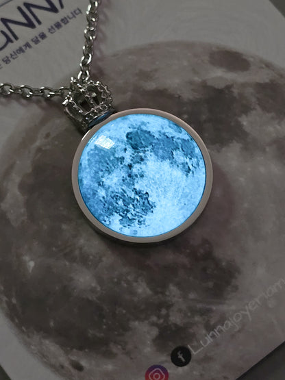 Collar Corona de luna 20mm ~ 👑🌕 Brilla en la oscuridad.