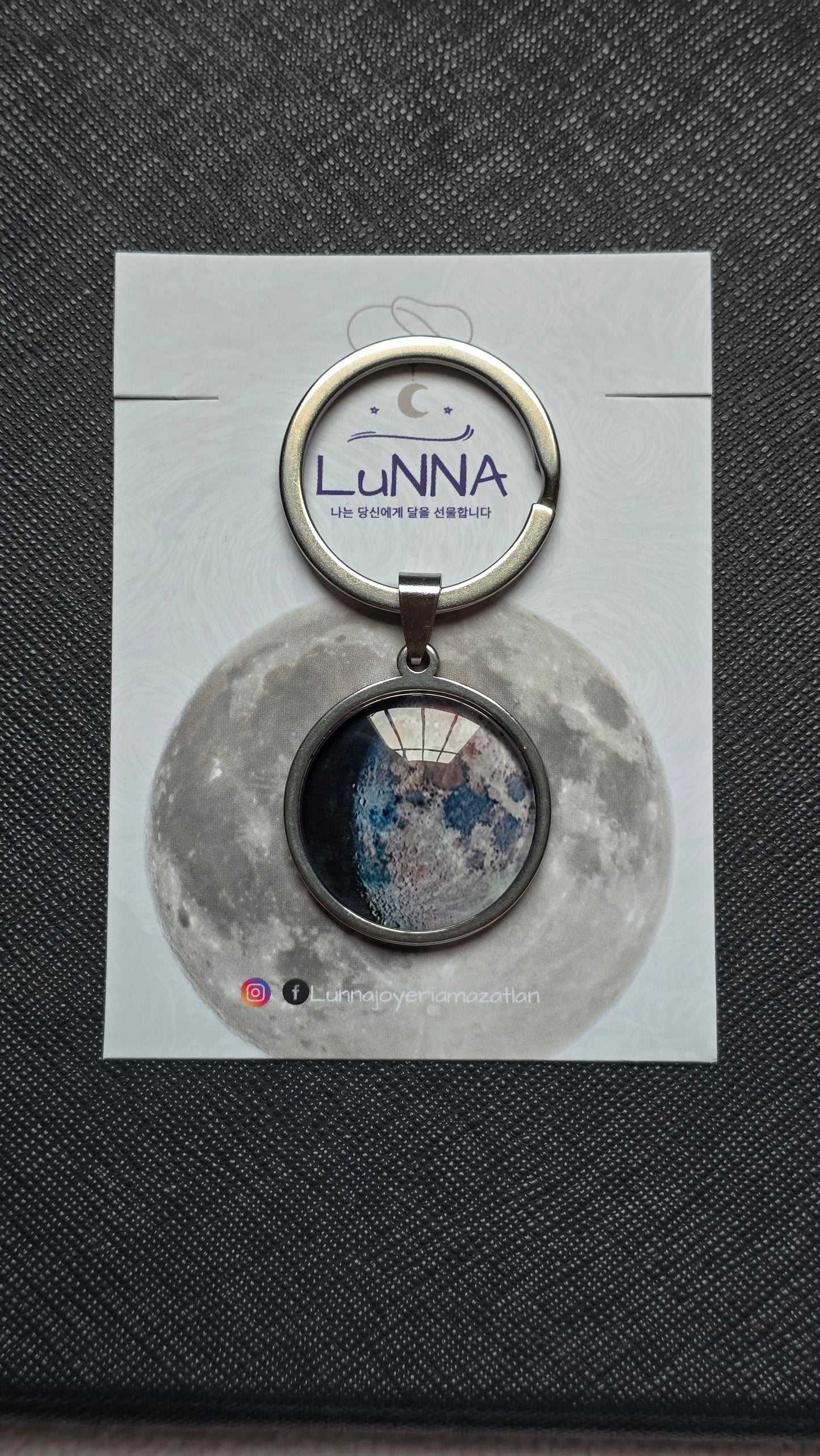 Llavero de luna ~ Brilla en la oscuridad 🌑🌕