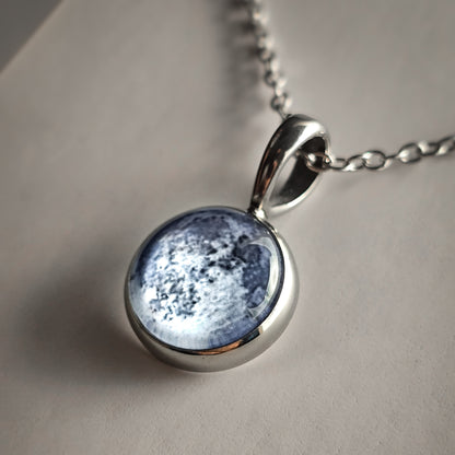 Collar de luna mini 14mm Brilla en la oscuridad 🌑🌓~