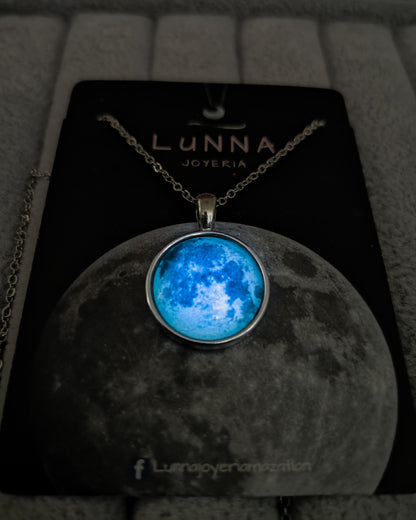 Collar de luna Brillo Azul ~