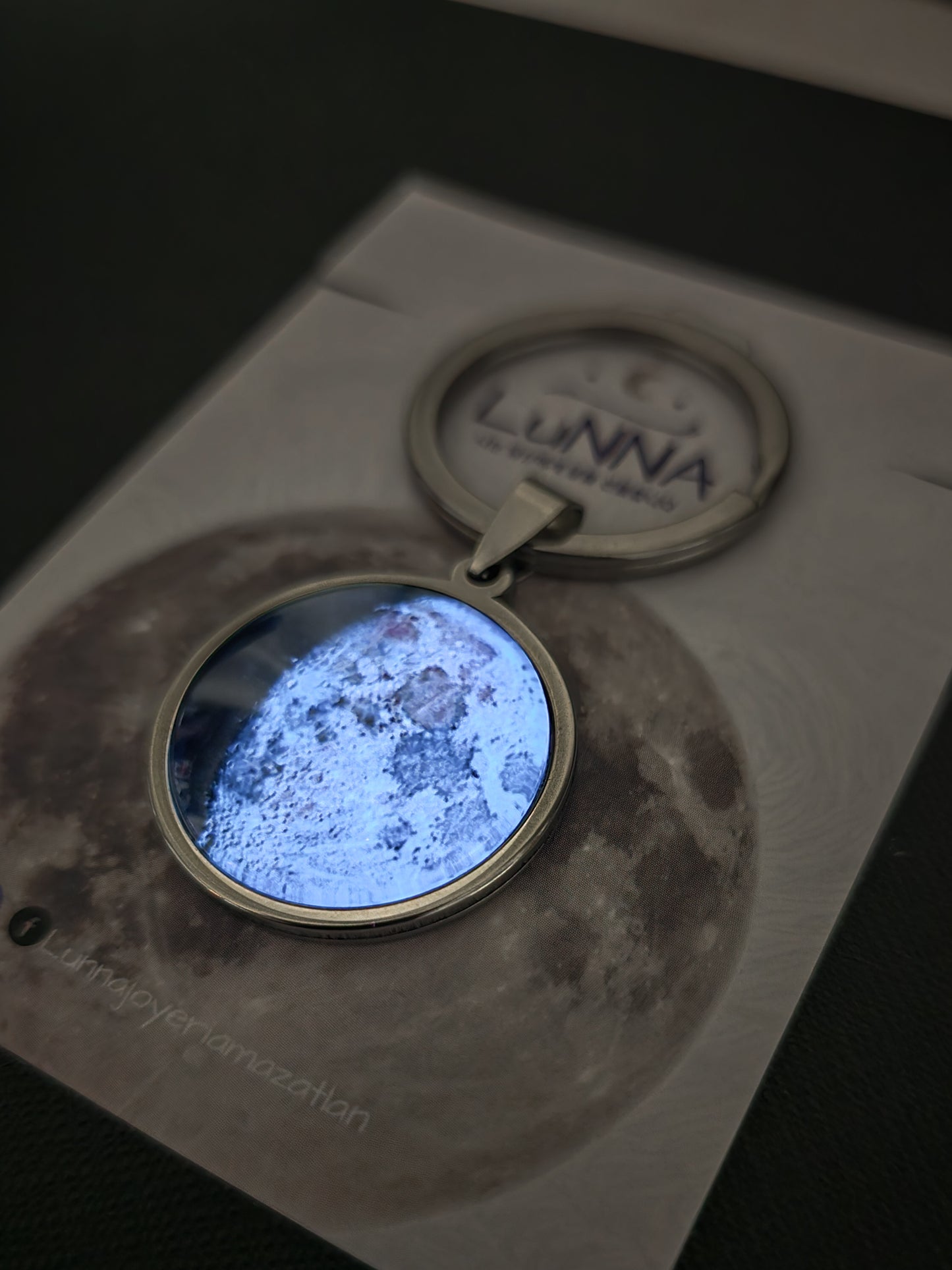 Llavero de luna ~ Brilla en la oscuridad 🌑🌕