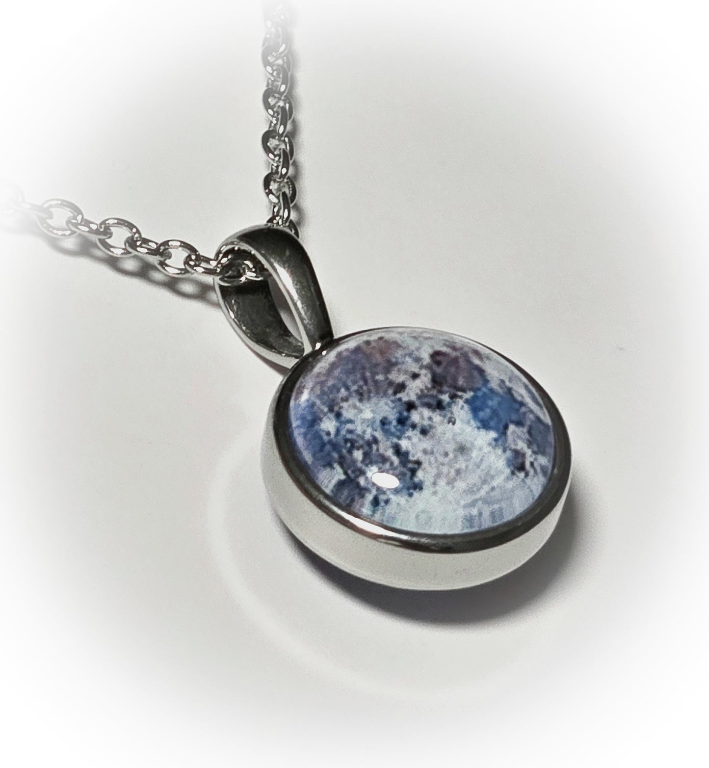 Collar de Luna Doble Cara 16mm Brilla En la Oscuridad Lunna