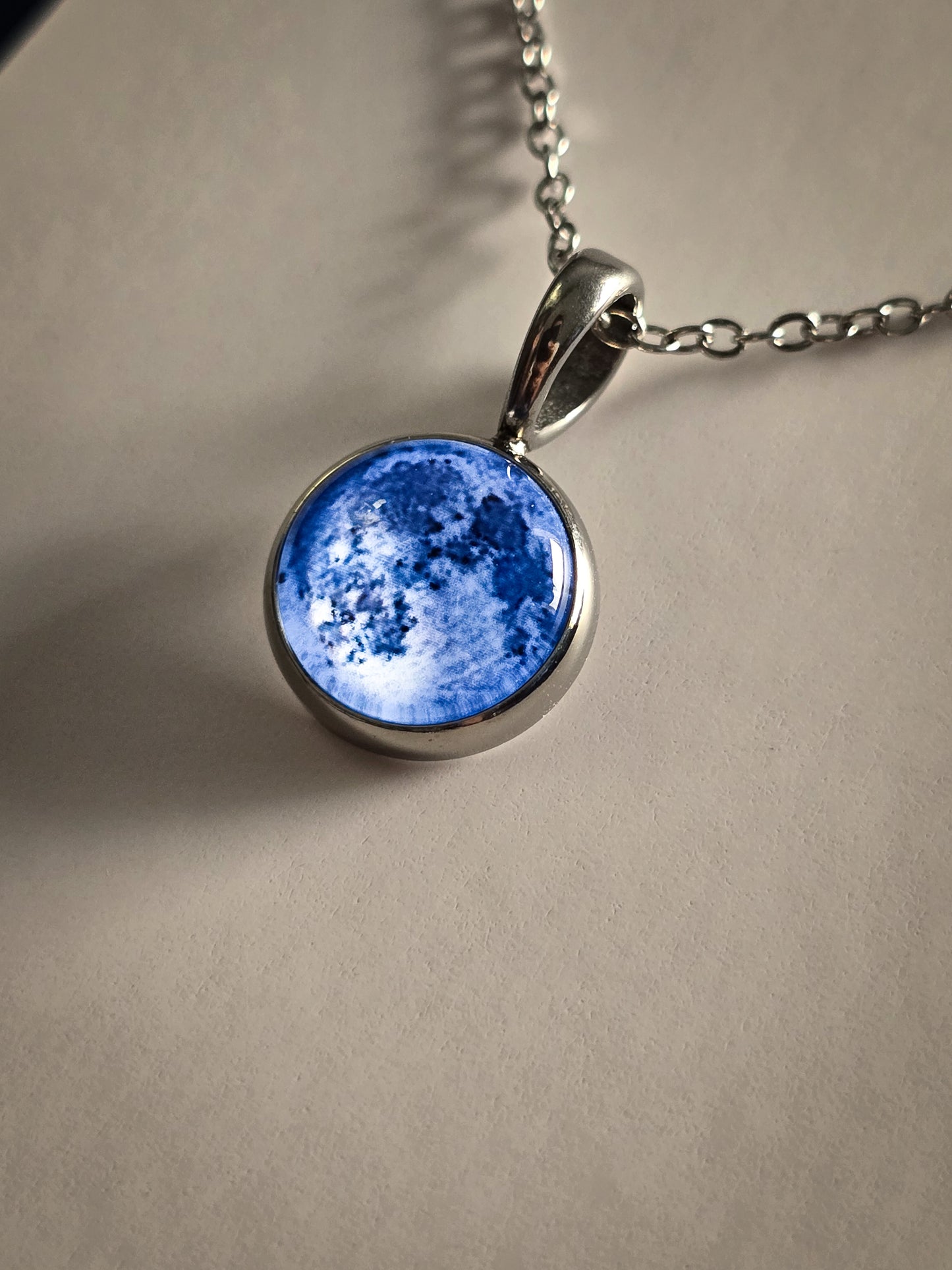 Collar de luna mini 14mm Brilla en la oscuridad 🌑🌓~