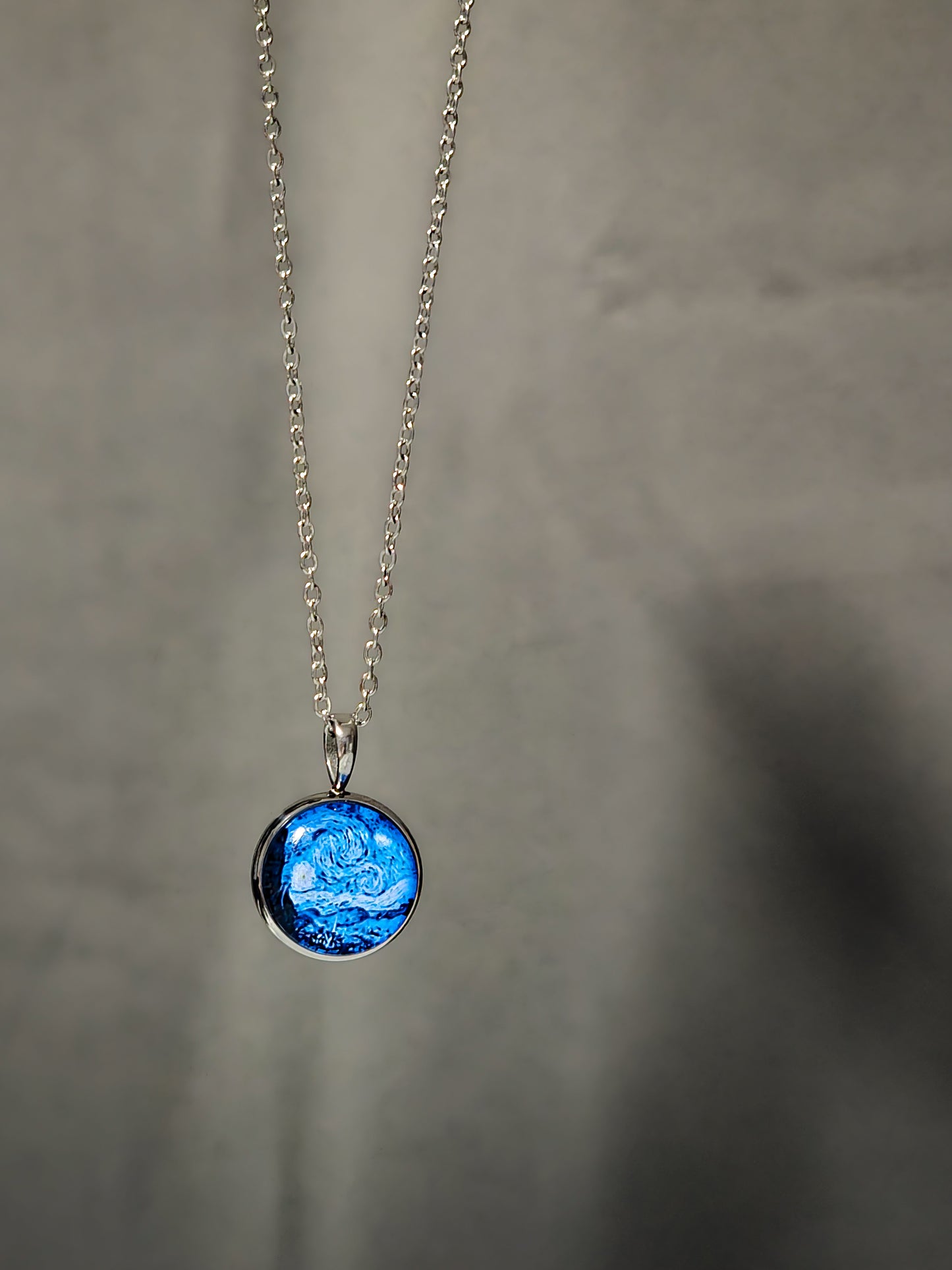Collar La Noche Estrellada de Van Gogh + Brilla Oscuridad!