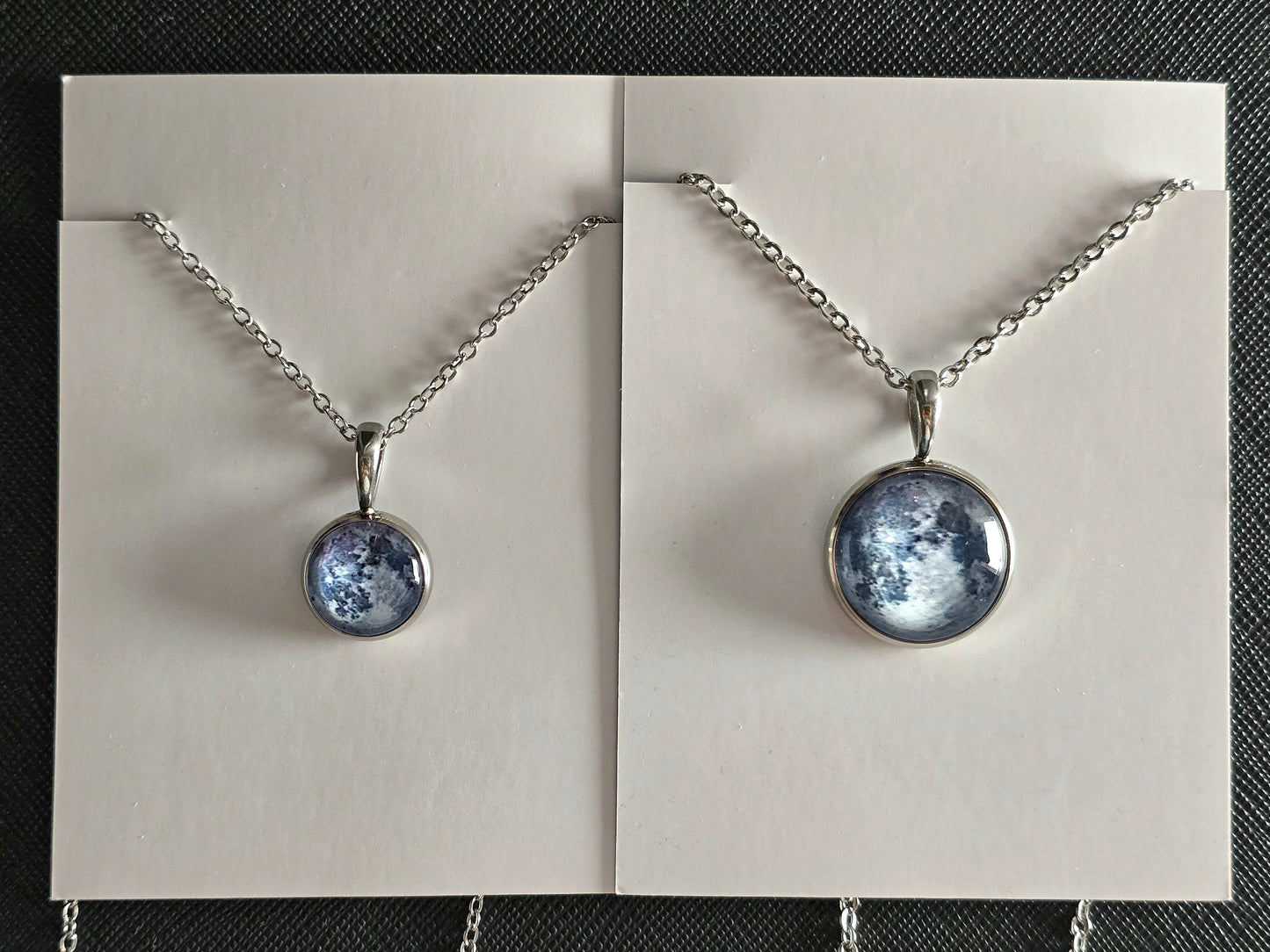 Collar de luna mini 14mm Brilla en la oscuridad 🌑🌓~