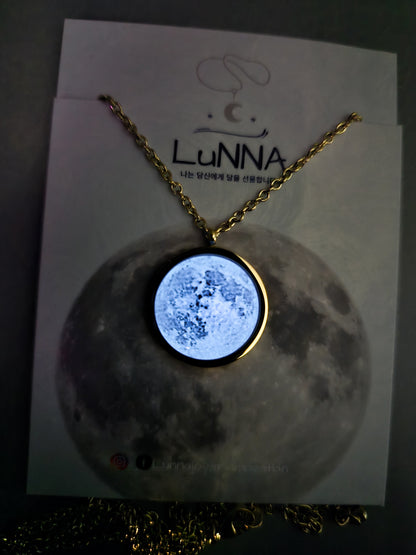Collar de Luna - laminado en ORO 14k - Brilla En la Oscuridad Lunna