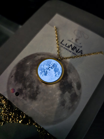 Collar de Luna - laminado en ORO 14k - Brilla En la Oscuridad Lunna