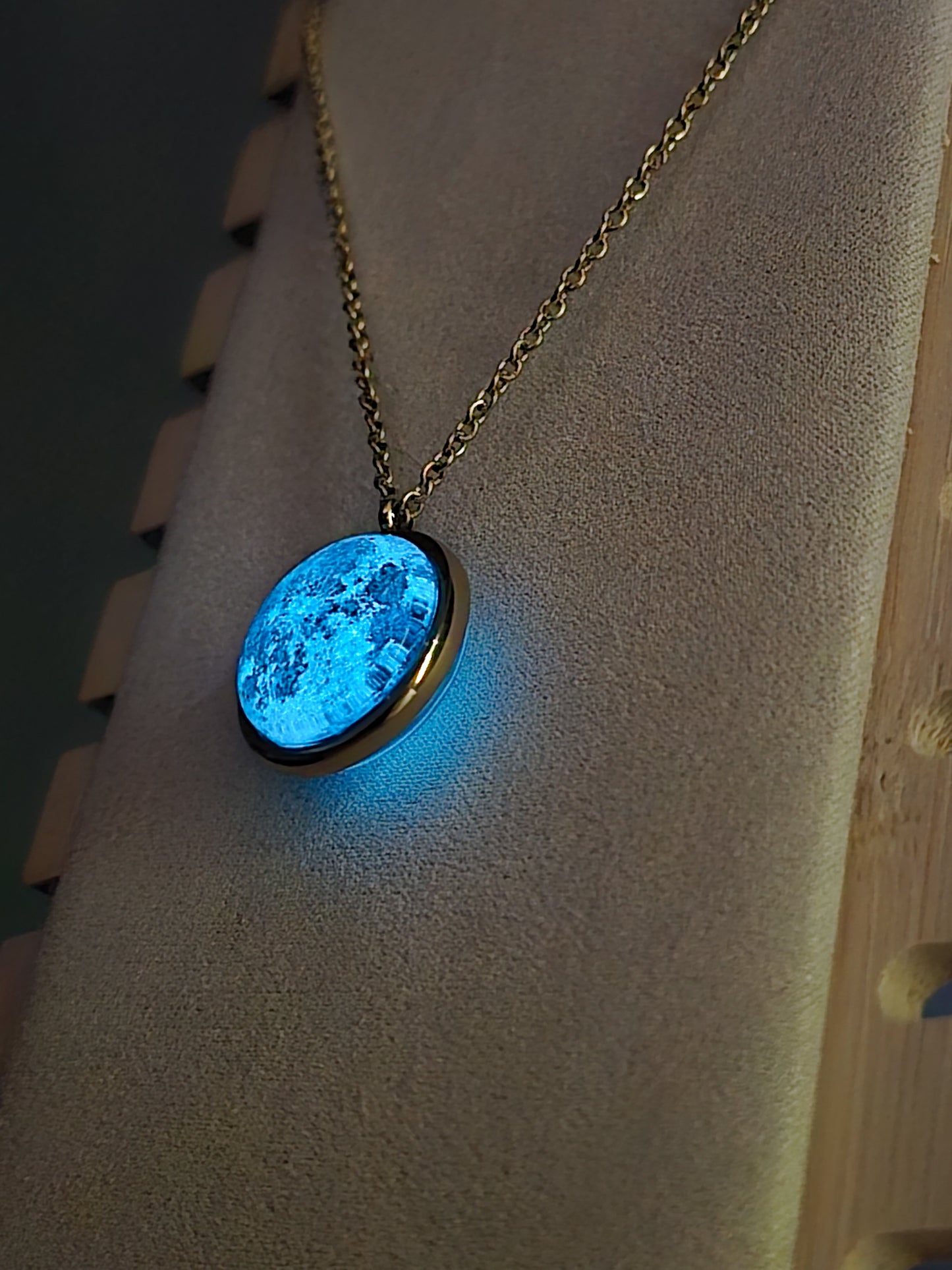 Collar de Luna - laminado en ORO 14k - Doble Cara - Brilla En la Oscuridad Lunna